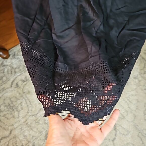 Ananda's Collection Black Embroidered bodice dress size Medium - Picture 9 of 12